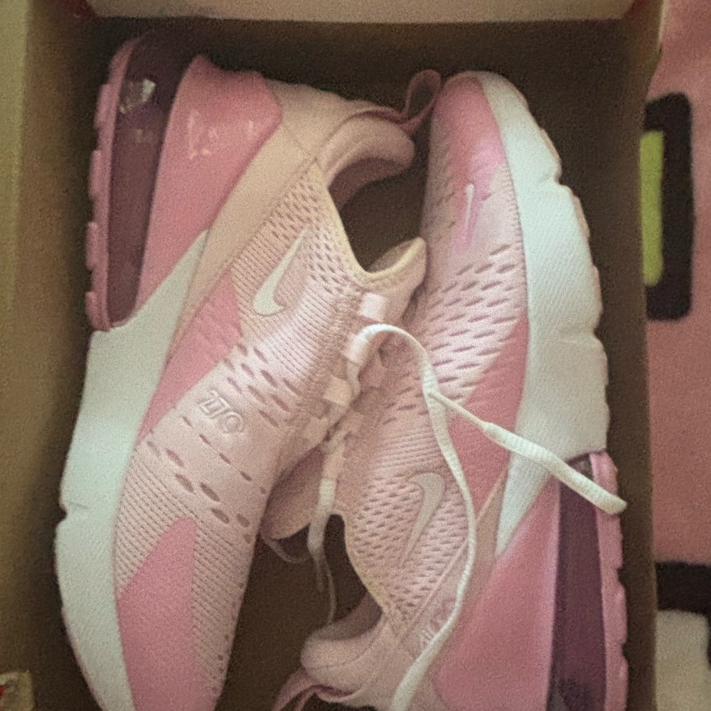 Nike Kids Sneakers in Pink and White